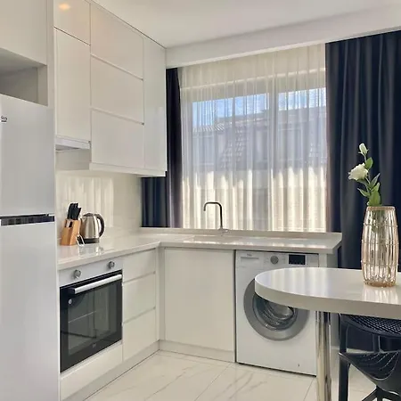 شقة Camelia 12 1+1 On Cleopatra With Partly Seaview