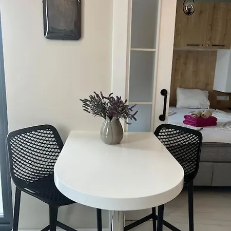 아파트 Camelia 12 1+1 On Cleopatra With Partly Seaview